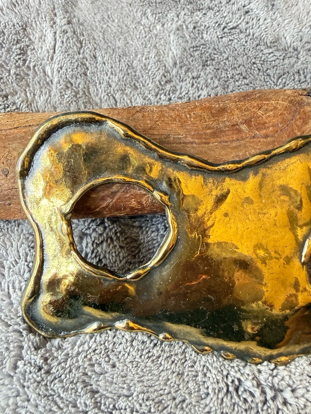 Vintage artisan heavy Brass Statement Buckle/scarf holder - Picture 5 of 9